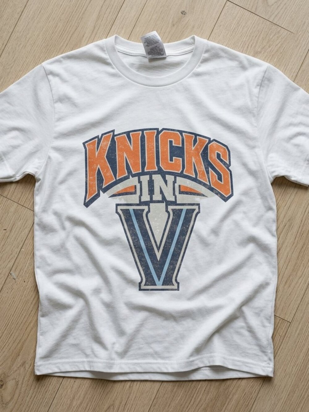 V T-shirt, Vintage Sports Logo, Basketball Team Tee